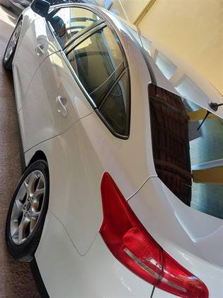 FORD FOCUS 2.0 SE FASTBACK 16V FLEX 4P POWERSHIFT