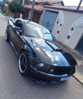 FORD-MUSTANG-2005
