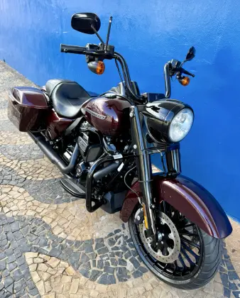 HARLEY-DAVIDSON ROAD KING SPECIAL 