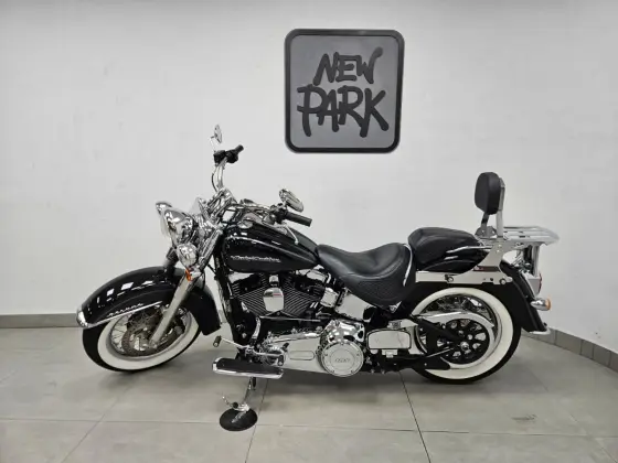 HARLEY-DAVIDSON SOFTAIL DELUXE 