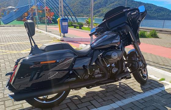 HARLEY-DAVIDSON STREET GLIDE 