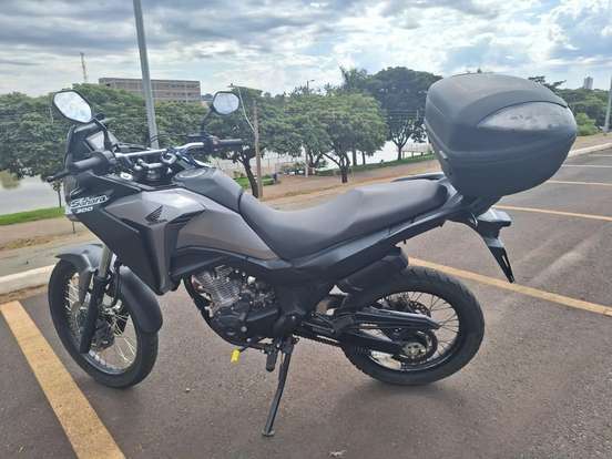HONDA-XRE 300 SAHARA-2024