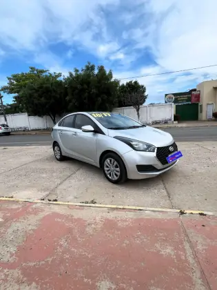 HYUNDAI HB20S 1.0 COMFORT PLUS 12V FLEX 4P MANUAL