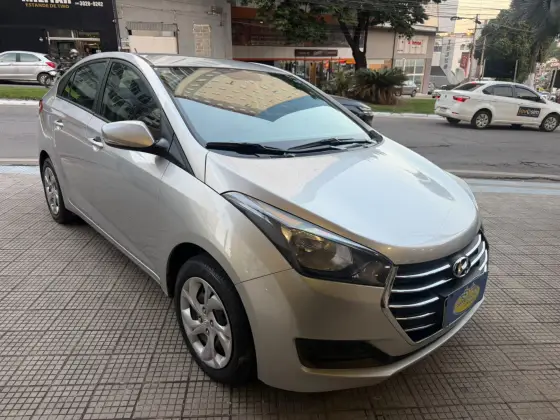 HYUNDAI HB20S 1.6 COMFORT PLUS 16V FLEX 4P AUTOMÁTICO