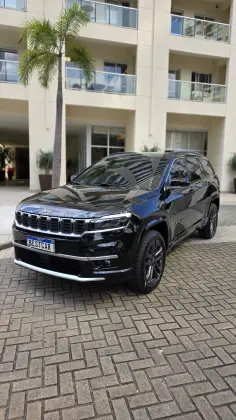 JEEP COMMANDER 2.0 HURRICANE 4 TURBO GASOLINA OVERLAND AT9