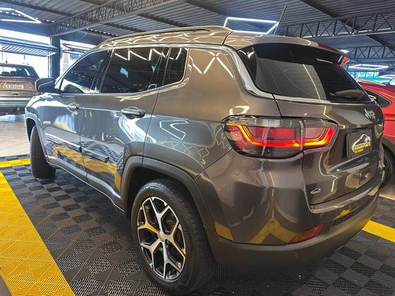 /en/city/cate-car-used-car/jeep-compass-2025-1-3-t270-turbo-flex-longitude-at6-44671957871952896/-4