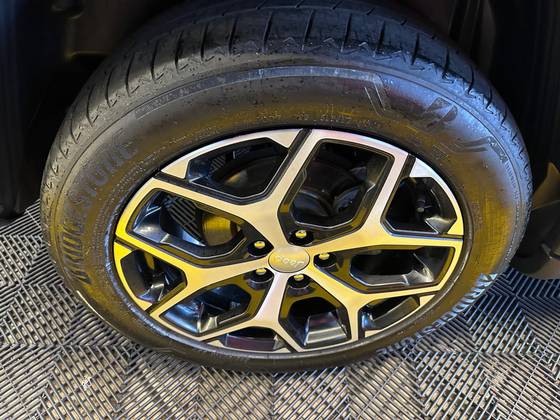 /en/city/cate-car-used-car/jeep-compass-2025-1-3-t270-turbo-flex-longitude-at6-44671957871952896/-11