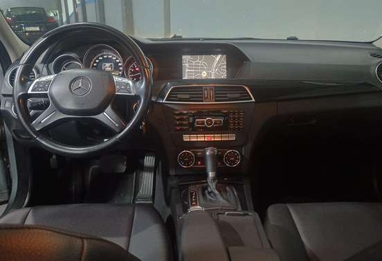 MERCEDES-BENZ-C 180-2011