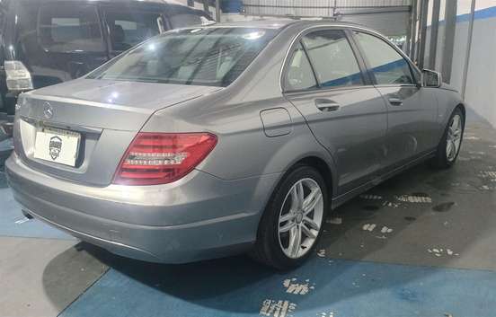 MERCEDES-BENZ-C 180-1.6 CGI CLASSIC 16V TURBO GASOLINA 4P AUTOMÁTICO MERCEDES-BENZ-C 180-2011
