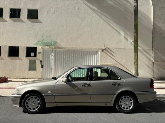 MERCEDES-BENZ C 240 2.4 ELEGANCE GASOLINA 4P AUTOMÁTICO