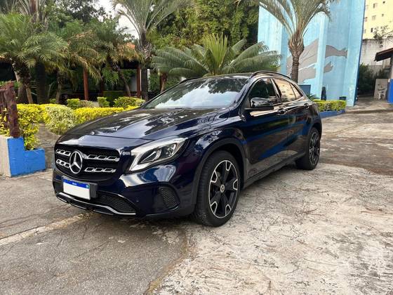 MERCEDES-BENZ GLA 200 1.6 CGI FLEX NIGHT 7G-DCT