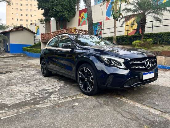 MERCEDES-BENZ-GLA 200-2019