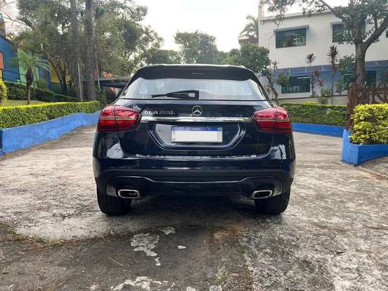 MERCEDES-BENZ-GLA 200-2019