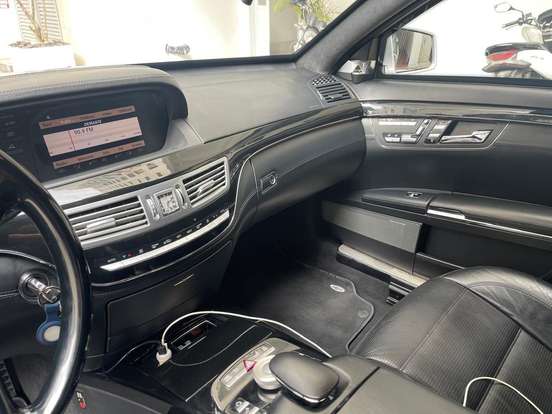 MERCEDES-BENZ-S 63 AMG-2012
