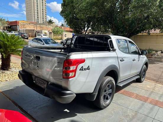 MITSUBISHI-L200 TRITON-2.4 16V TURBO DIESEL OUTDOOR GLS CD 4X4 AUTOMÁTICO MITSUBISHI-L200 TRITON-2022