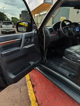 MITSUBISHI-PAJERO-2009