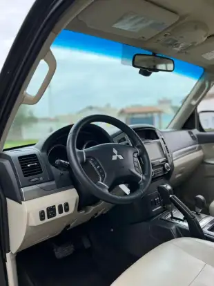 MITSUBISHI-PAJERO-2018