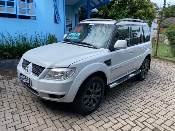 MITSUBISHI PAJERO TR4 2.0 4X2 16V 140CV FLEX 4P AUTOMÁTICO
