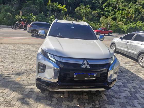 MITSUBISHI L200 TRITON 2.4 16V TURBO DIESEL SPORT HPE-S CD 4P 4X4 AUTOMÁTICO