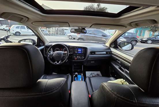 MITSUBISHI-OUTLANDER-2015