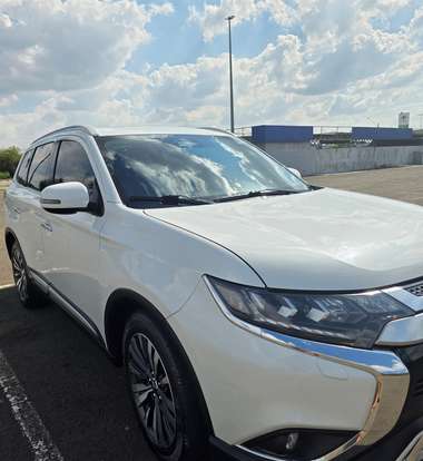 MITSUBISHI-OUTLANDER-2.2 MIVEC DI-D DIESEL HPE-S AWD AUTOMÁTICO MITSUBISHI-OUTLANDER-2019