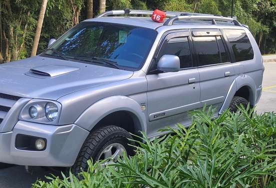 MITSUBISHI-PAJERO SPORT-2010