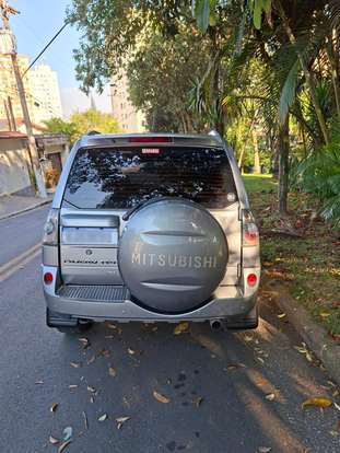 MITSUBISHI-PAJERO TR4-2.0 4X2 16V 140CV FLEX 4P AUTOMÁTICO MITSUBISHI-PAJERO TR4-2013