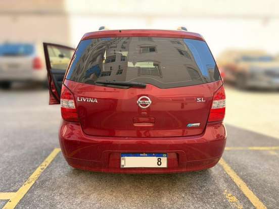 NISSAN-LIVINA-1.8 SL 16V FLEX 4P AUTOMÁTICO NISSAN-LIVINA-2011