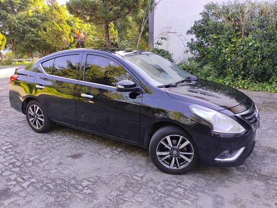 NISSAN-VERSA-2019