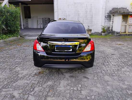 NISSAN-VERSA-2019