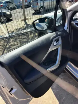 PEUGEOT-2008-2021