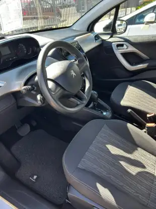 PEUGEOT-2008-2021
