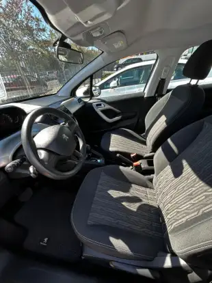 PEUGEOT-2008-2021
