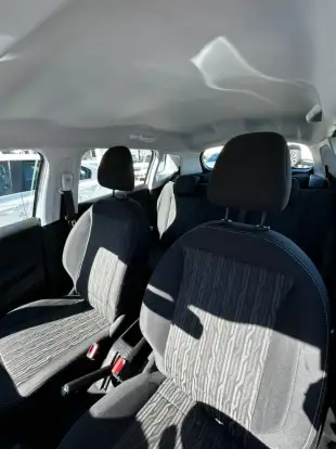 PEUGEOT-2008-2021