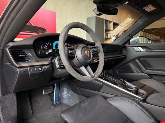 PORSCHE-911-2025