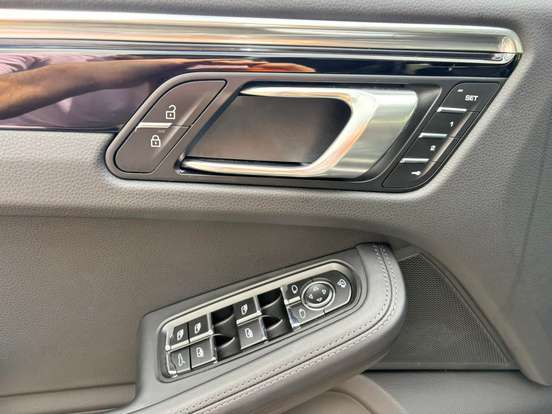 PORSCHE-MACAN-2024
