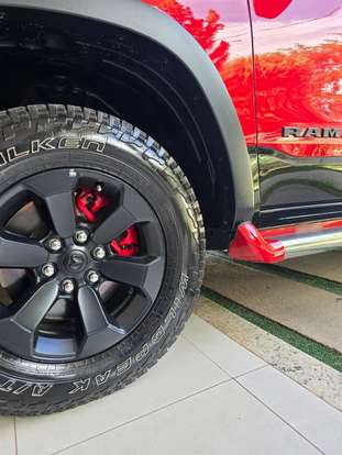 RAM-1500-5.7 V8 GASOLINA REBEL CD 4X4 AUTOMÁTICO RAM-1500-2022