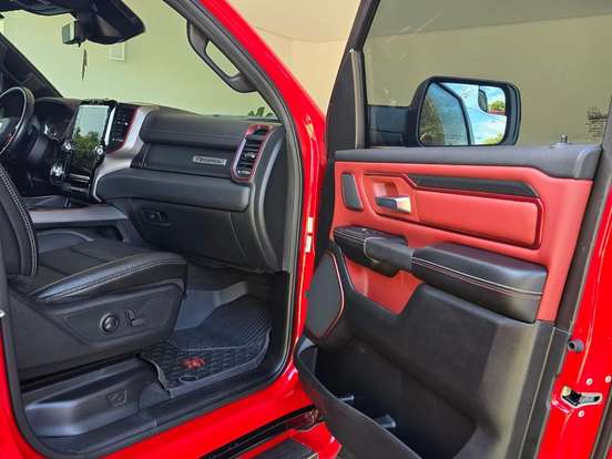RAM-1500-5.7 V8 GASOLINA REBEL CD 4X4 AUTOMÁTICO RAM-1500-2022
