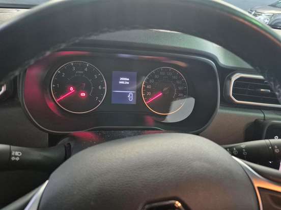 RENAULT-DUSTER-2023