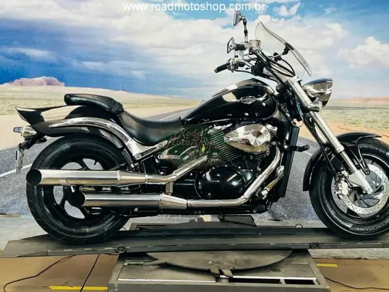SUZUKI BOULEVARD M800 