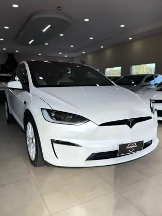 TESLA MODEL X ELÉTRICO PLAID
