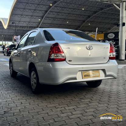 TOYOTA-ETIOS-2019