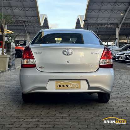 TOYOTA-ETIOS-2019