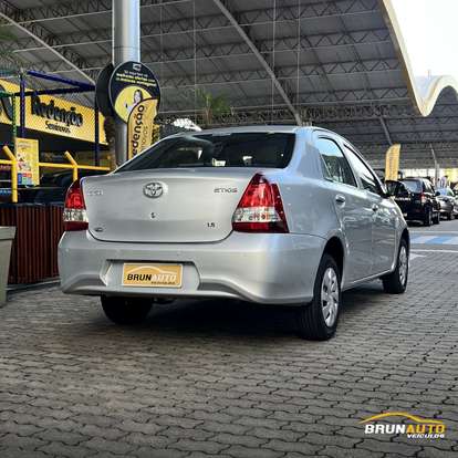 TOYOTA-ETIOS-2019