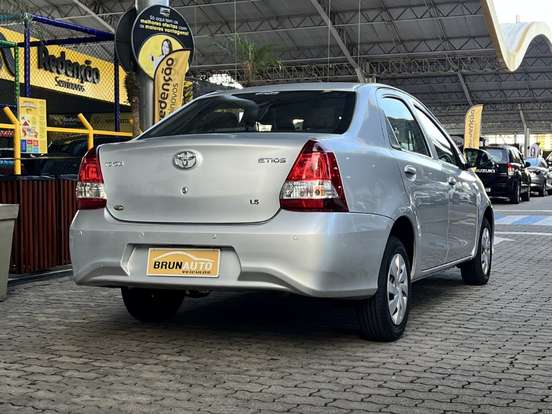 TOYOTA-ETIOS-1.5 X SEDAN 16V FLEX 4P MANUAL TOYOTA-ETIOS-2019