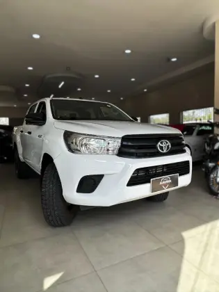 TOYOTA HILUX 2.7 SR 4X2 CD 16V FLEX 4P MANUAL