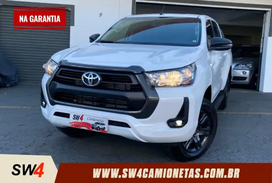 TOYOTA HILUX 2.8 D-4D TURBO DIESEL CD SR 4X4 AUTOMÁTICO