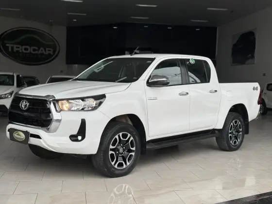 TOYOTA HILUX 2.8 D-4D TURBO DIESEL CD SRV 4X4 AUTOMÁTICO