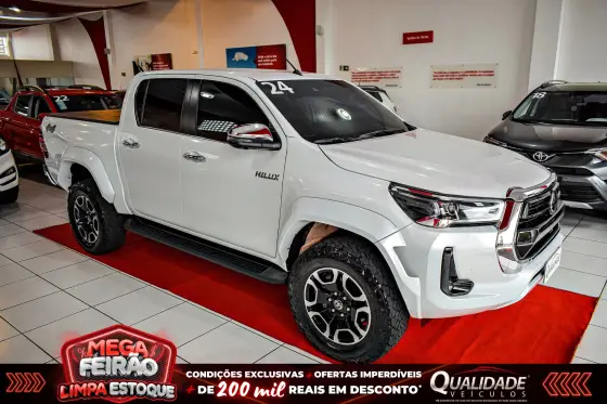 TOYOTA HILUX 2.8 D-4D TURBO DIESEL CD SRX PLUS 4X4 AUTOMÁTICO