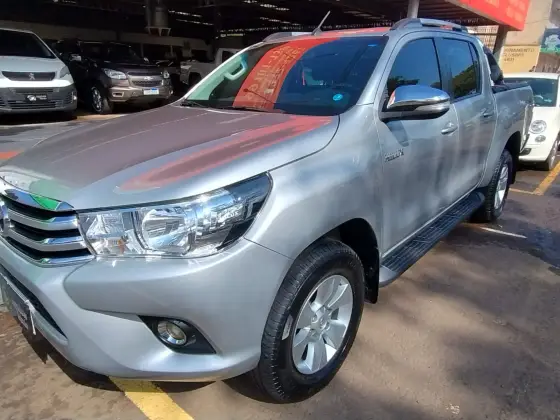TOYOTA HILUX 2.8 SRV 4X4 CD 16V DIESEL 4P AUTOMÁTICO